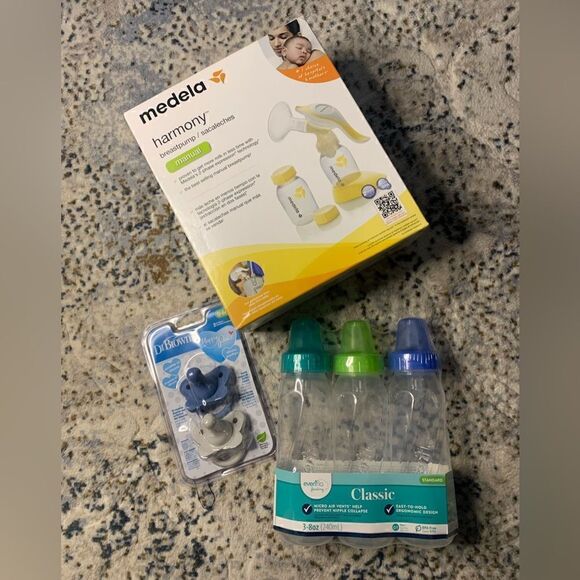 Newborn Breastfeeding Bundle - Picture 1 of 8